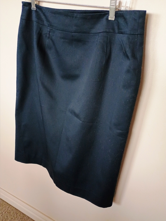 Ann Taylor Dresses & Skirts - Ann Taylor Classic Navy Mini Skirt
